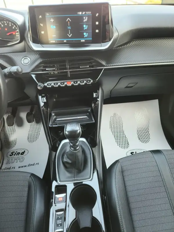 Peugeot 2008 ALLURE 2021. godište - Slika 17