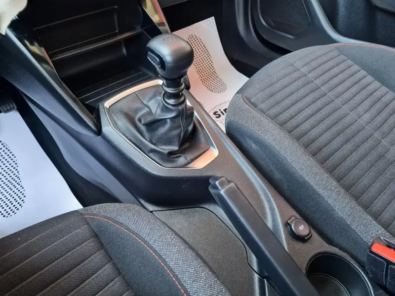 Peugeot 2008 PURETECH 2021. godište - Slika 17