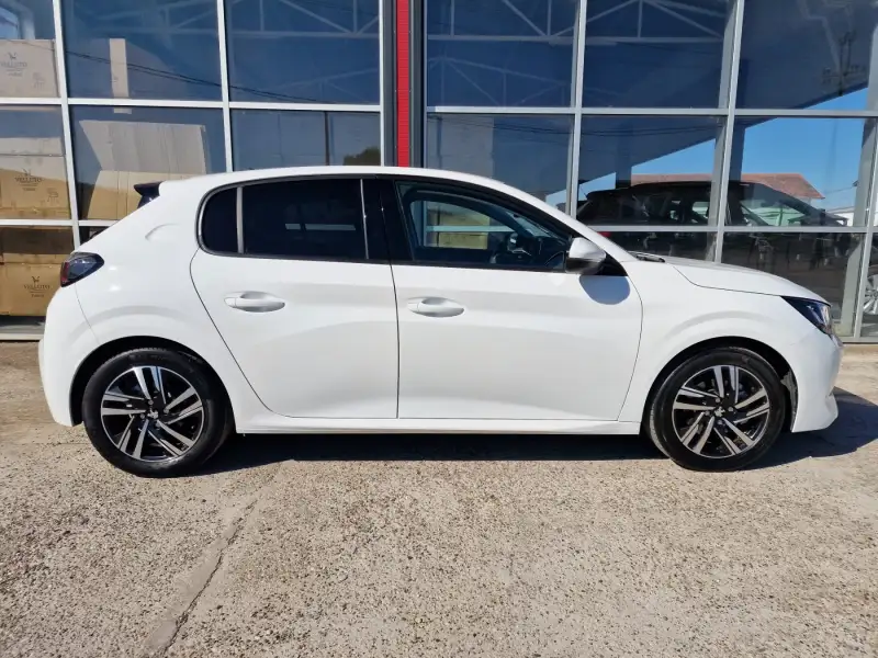 Peugeot 208 ALLURE Benzin 2021. godište - Slika 4