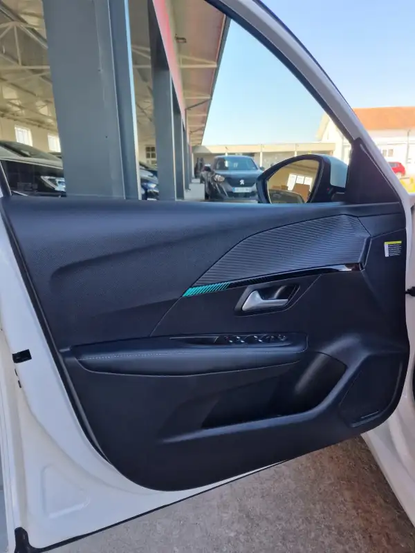 Peugeot 208 ALLURE Benzin 2021. godište - Slika 9