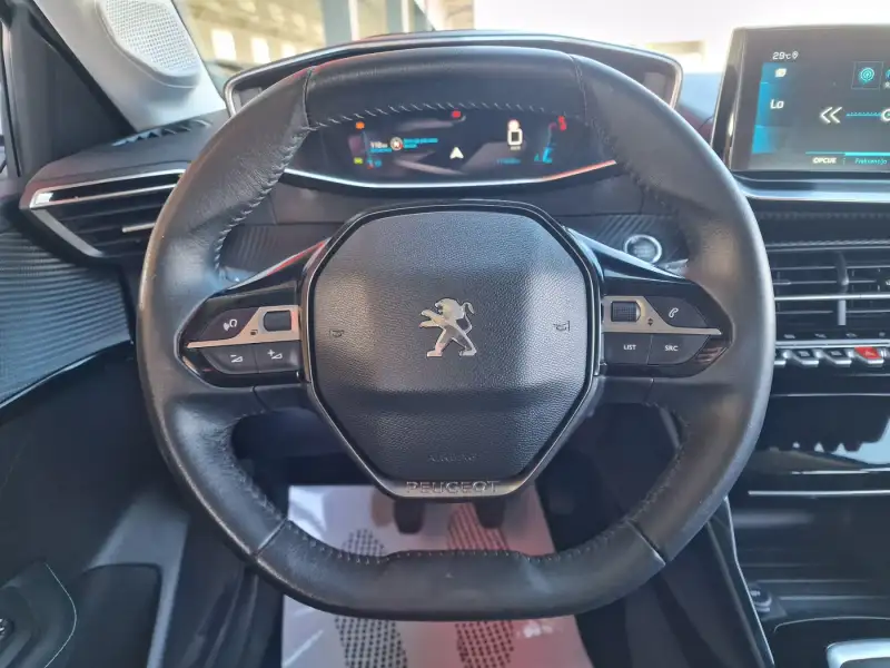 Peugeot 208 ALLURE Benzin 2021. godište - Slika 16