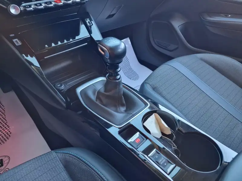 Peugeot 208 ALLURE Benzin 2021. godište - Slika 18
