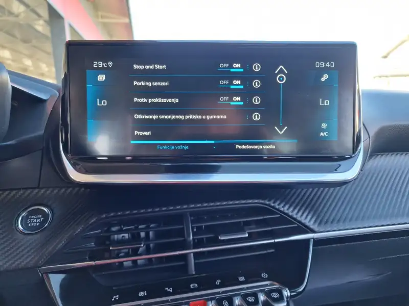 Peugeot 208 ALLURE Benzin 2021. godište - Slika 20