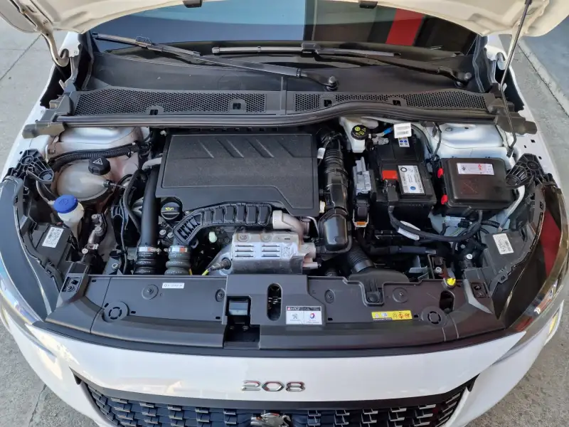 Peugeot 208 ALLURE Benzin 2021. godište - Slika 35