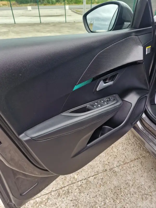 Peugeot 208 ALLURE Benzin 2021. godište - Slika 9
