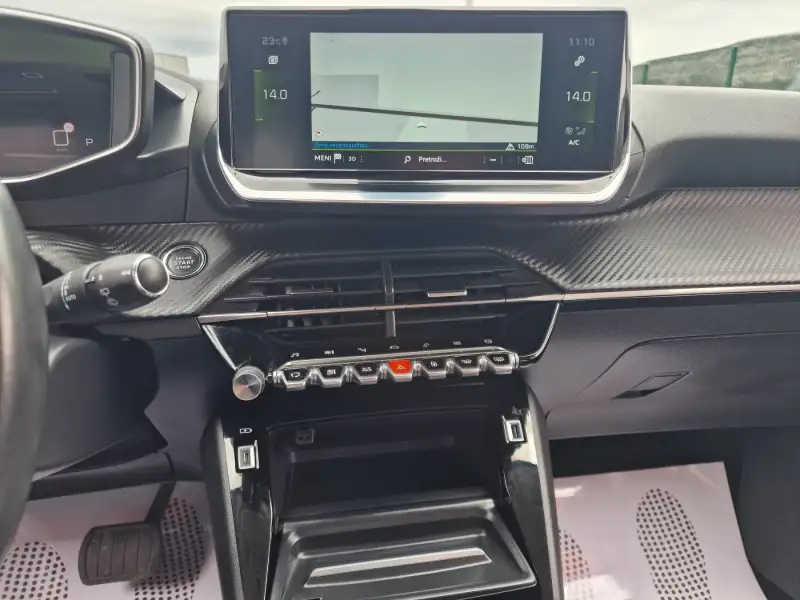 Peugeot 208 ALLURE Benzin 2021. godište - Slika 18