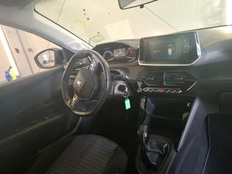 Peugeot 208 Benzin 2021. godište - Slika 2
