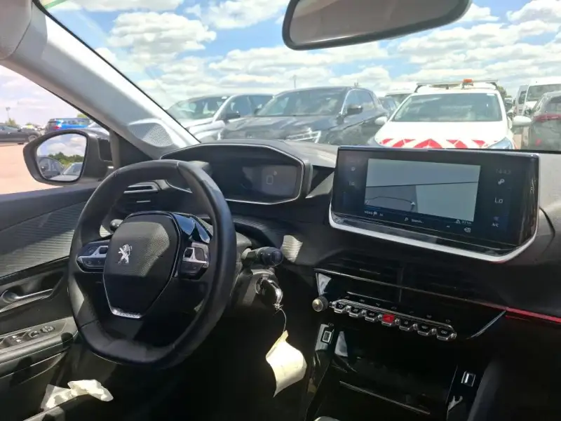 Peugeot 208 ALLURE Benzin 2023. godište - Slika 2