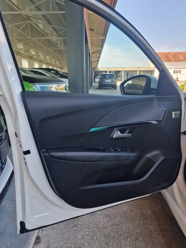 Peugeot 208 ALLURE 2021. godište - Slika 9