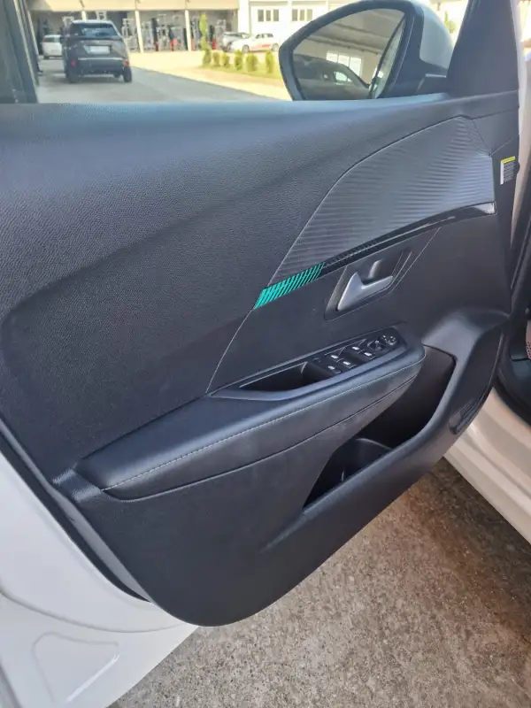 Peugeot 208 ALLURE 2021. godište - Slika 10