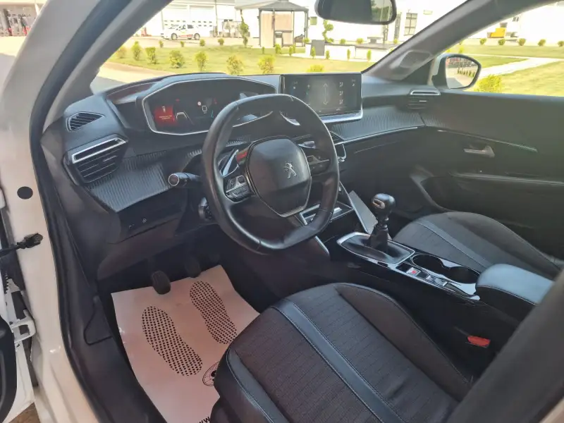 Peugeot 208 ALLURE 2021. godište - Slika 11