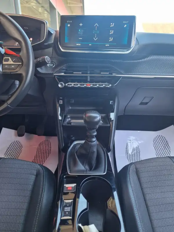 Peugeot 208 ALLURE 2021. godište - Slika 15