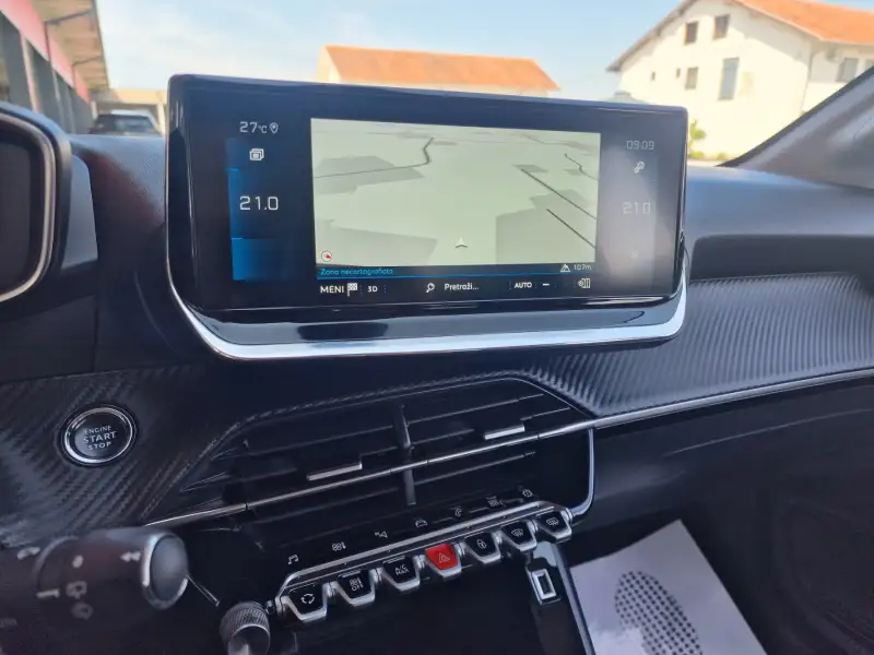 Peugeot 208 ALLURE 2021. godište - Slika 19