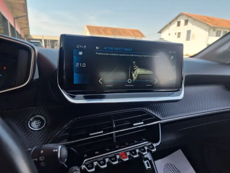 Peugeot 208 ALLURE 2021. godište - Slika 23