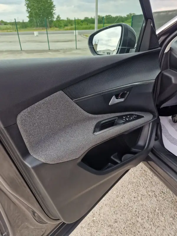 Peugeot 3008 2021. godište - Slika 10