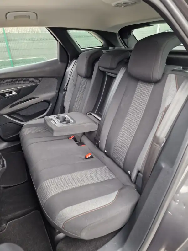 Peugeot 3008 2021. godište - Slika 13