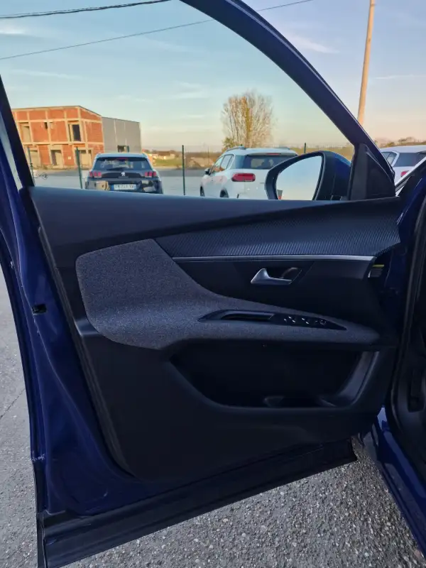 Peugeot 3008 2019. godište - Slika 9