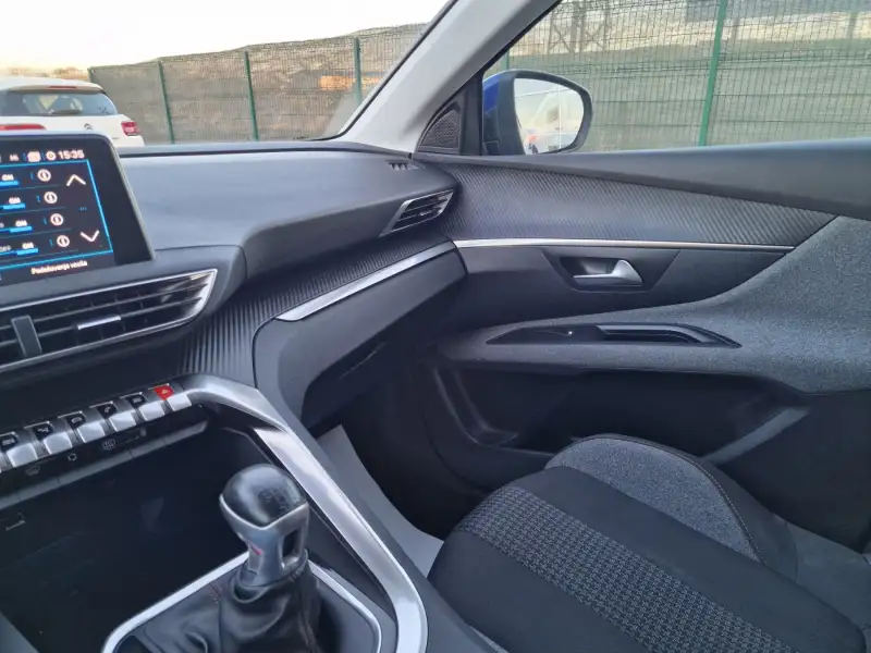 Peugeot 3008 2019. godište - Slika 24
