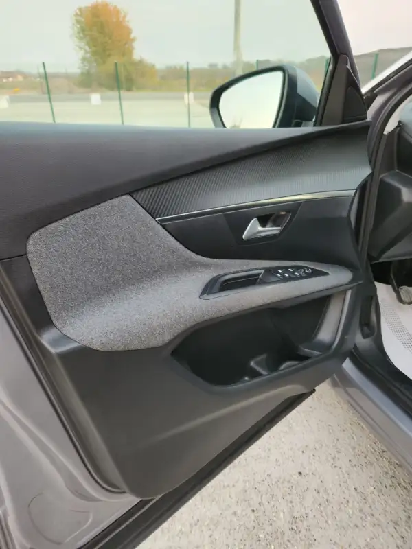 Peugeot 3008 2020. godište - Slika 10