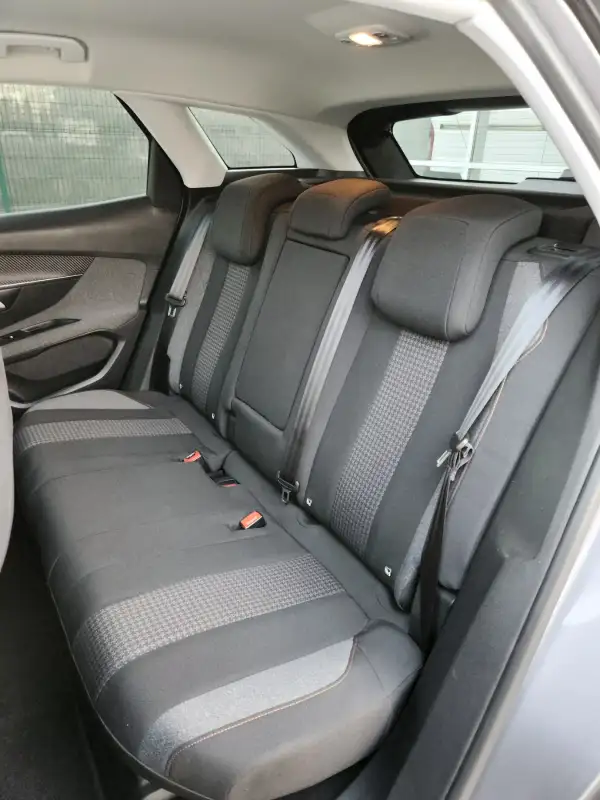 Peugeot 3008 2020. godište - Slika 13