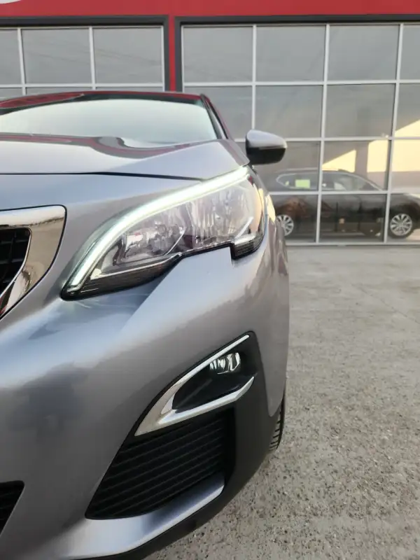Peugeot 3008 2020. godište - Slika 25