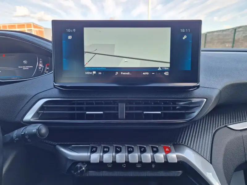Peugeot 3008 2022. godište - Slika 15