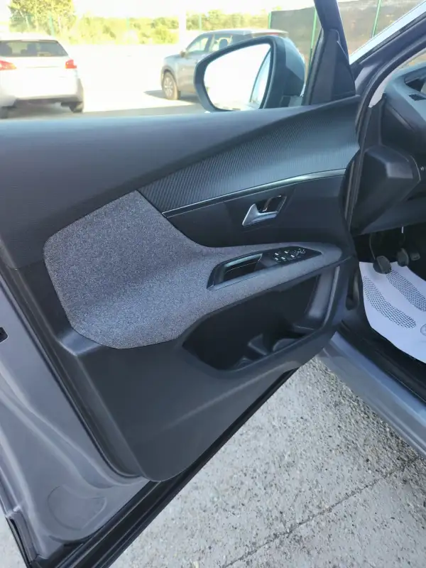 Peugeot 3008 2018. godište - Slika 10