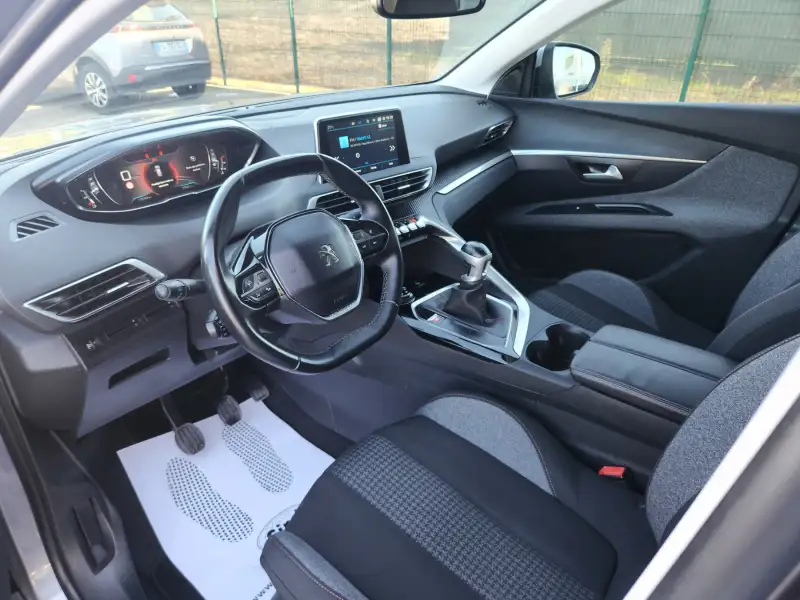 Peugeot 3008 2018. godište - Slika 11