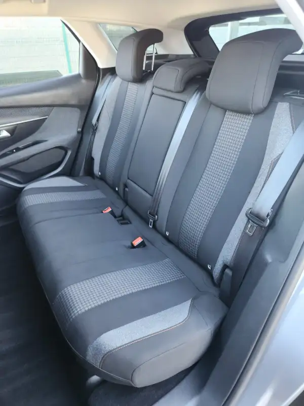 Peugeot 3008 2018. godište - Slika 13