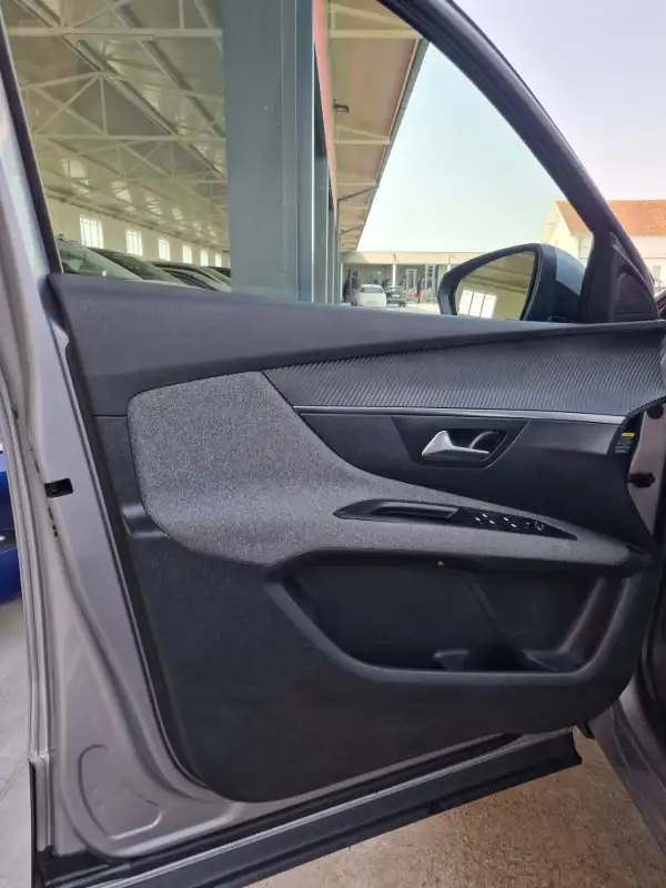 Peugeot 3008 Dizel 2020. godište - Slika 9
