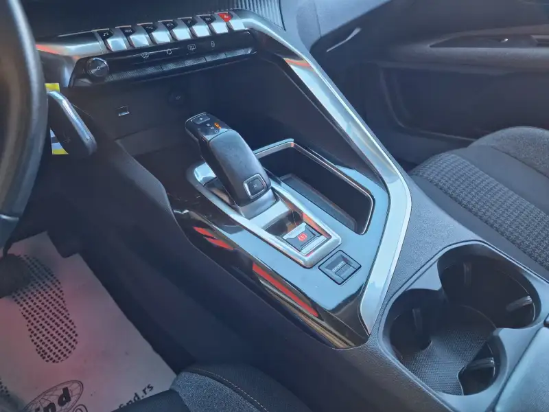Peugeot 3008 Dizel 2020. godište - Slika 18