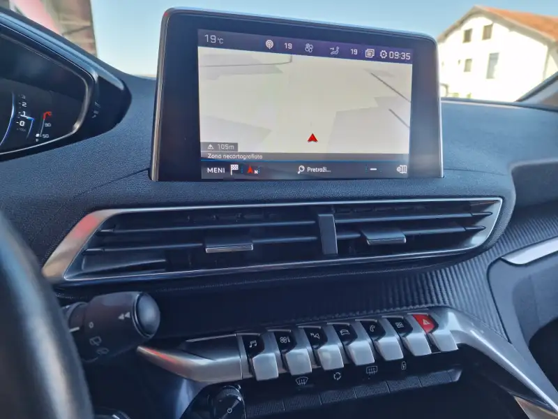 Peugeot 3008 Dizel 2020. godište - Slika 19