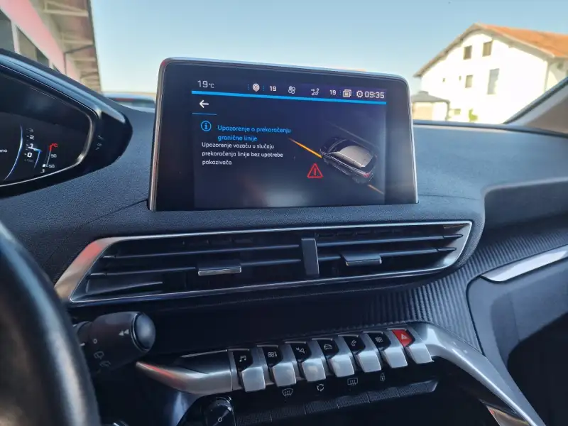 Peugeot 3008 Dizel 2020. godište - Slika 21