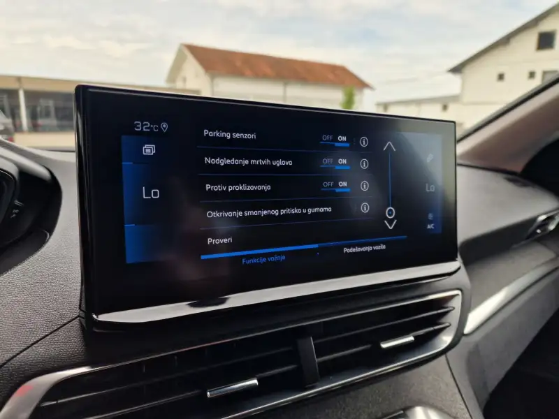 Peugeot 3008 ALLURE Dizel 2021. godište - Slika 21