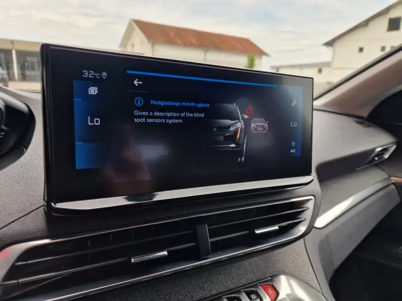 Peugeot 3008 ALLURE Dizel 2021. godište - Slika 22
