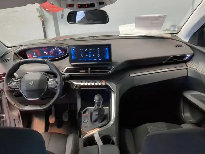 Peugeot 3008 2022. godište - Slika 2