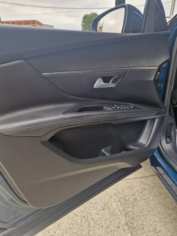 Peugeot 3008 ALLURE 2021. godište - Slika 11