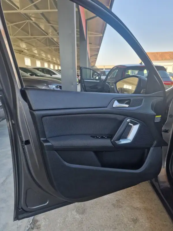 Peugeot 308 ALLURE Benzin 2021. godište - Slika 9