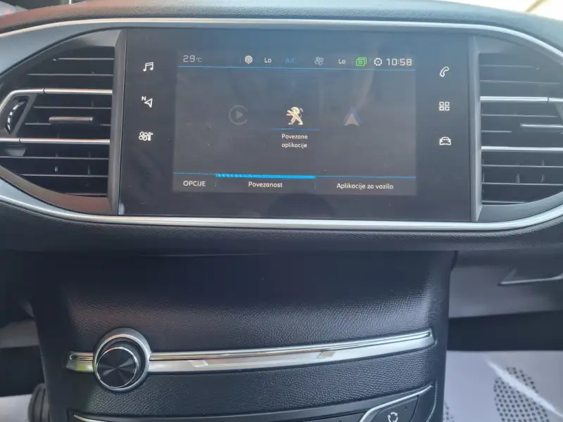 Peugeot 308 ALLURE Benzin 2021. godište - Slika 21