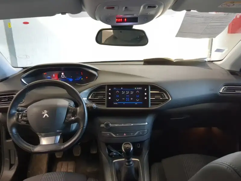 Peugeot 308 ALLURE Benzin 2021. godište - Slika 2