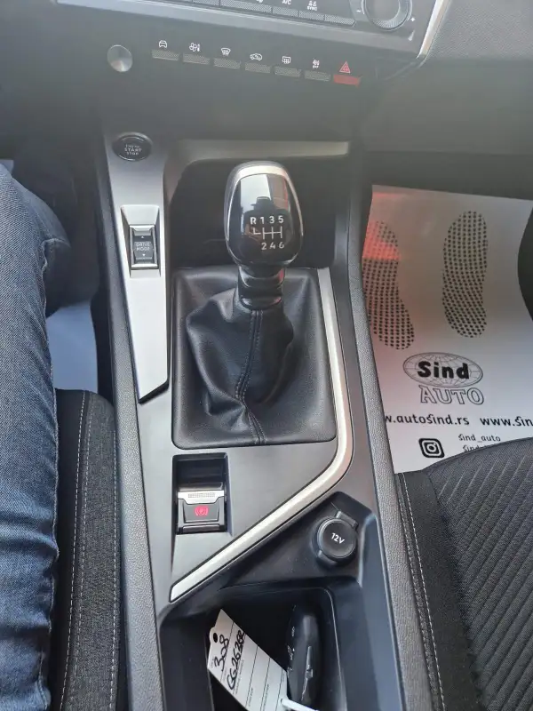 Peugeot 308 2022. godište - Slika 11