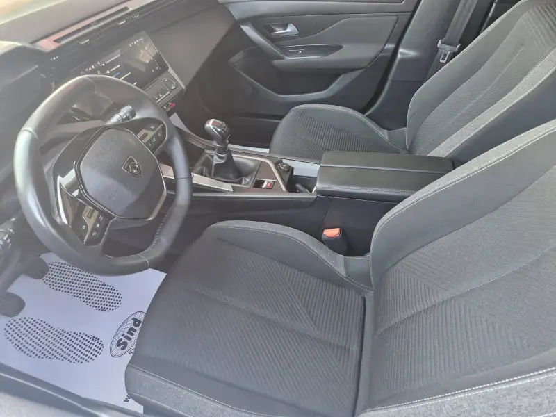 Peugeot 308 2022. godište - Slika 19