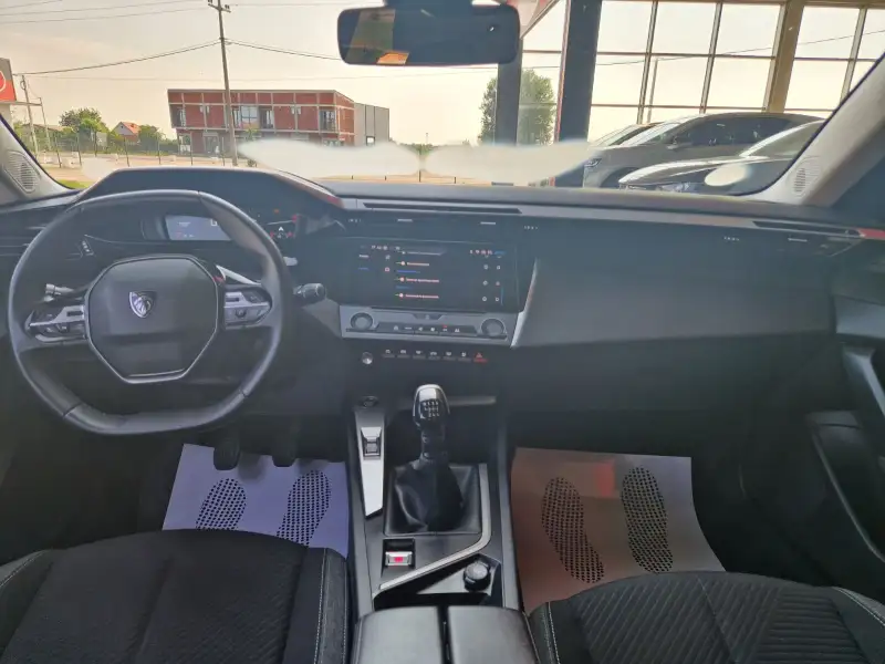 Peugeot 308 2022. godište - Slika 21