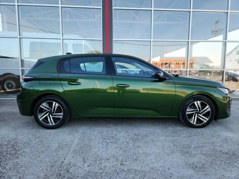 Peugeot 308 Benzin 2022. godište - Slika 4