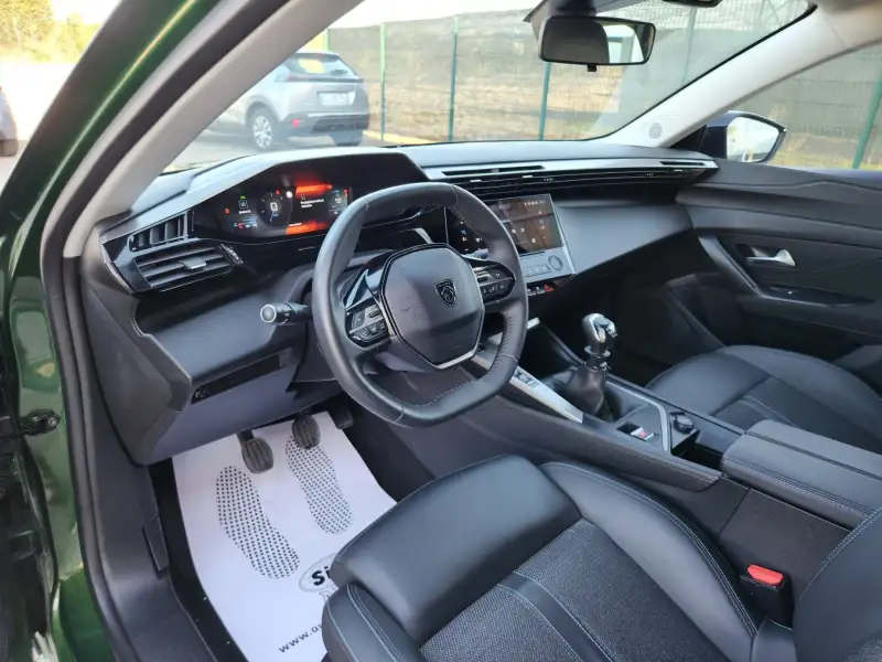 Peugeot 308 Benzin 2022. godište - Slika 11