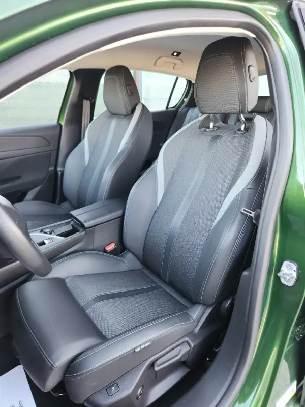 Peugeot 308 Benzin 2022. godište - Slika 12