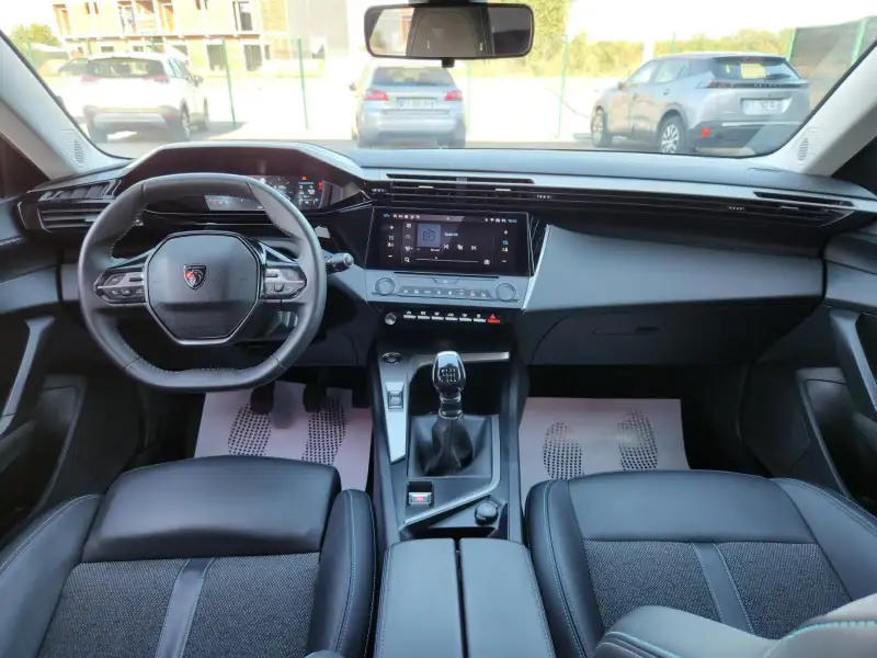 Peugeot 308 Benzin 2022. godište - Slika 14