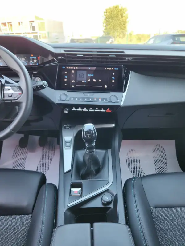 Peugeot 308 Benzin 2022. godište - Slika 15