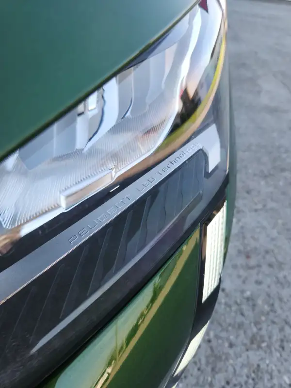 Peugeot 308 Benzin 2022. godište - Slika 35