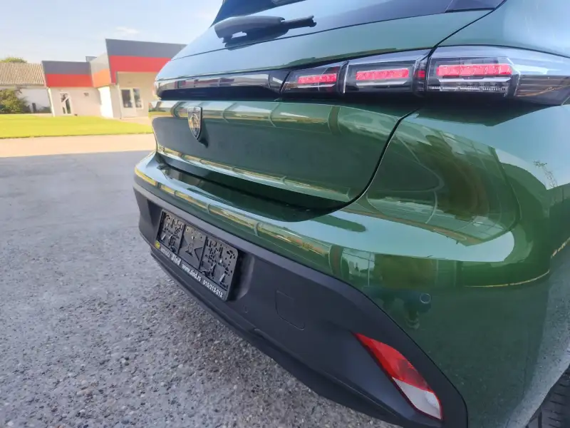 Peugeot 308 Benzin 2022. godište - Slika 37